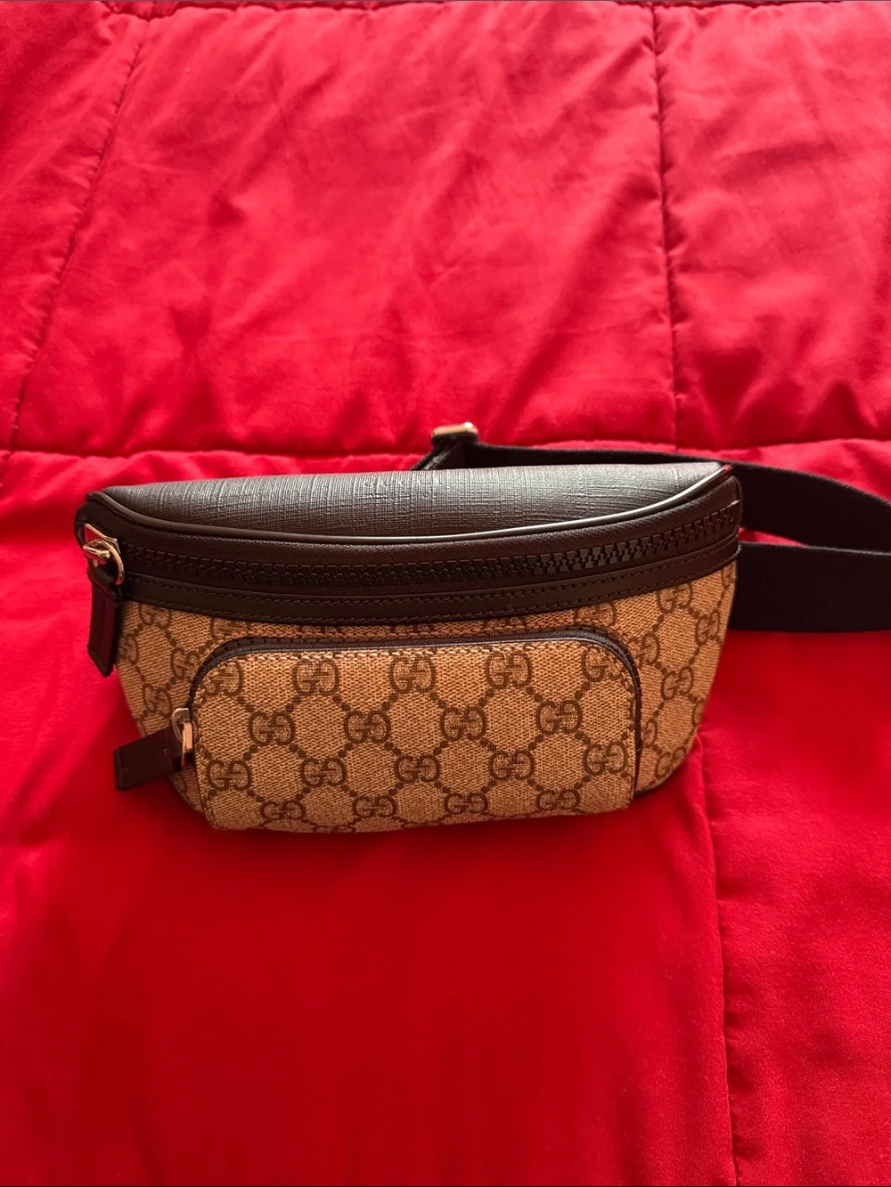 Gucci Beige GG Canvas Belt Bag with Black Trim - Picture 3 of 8